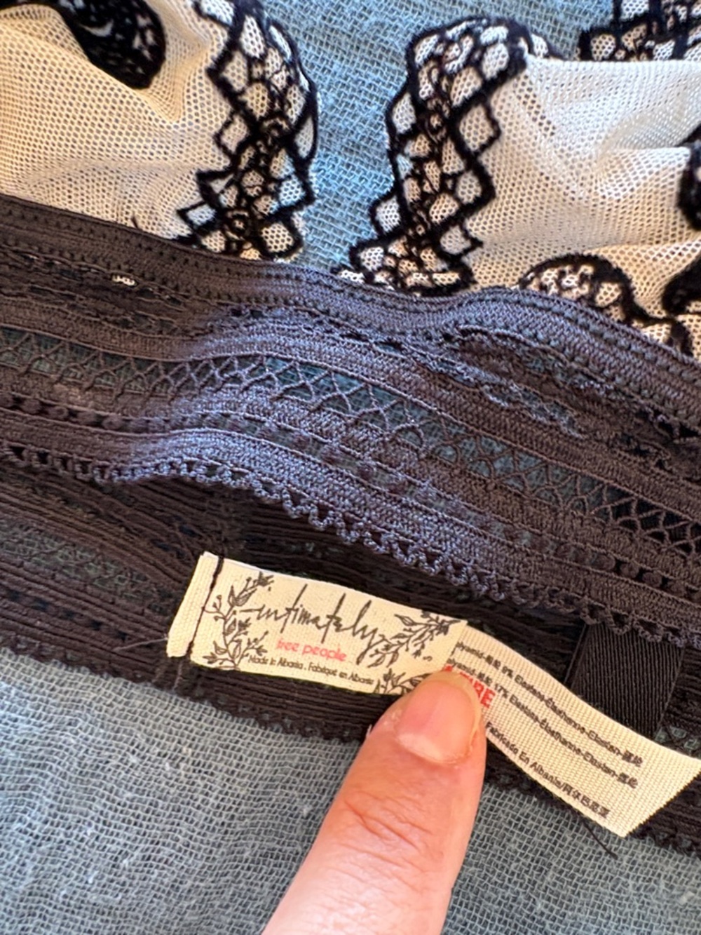 Free People Intimately Alia Dusty Rose & Wine, Black set Floral Lace Bralettes - Picture 9 of 11
